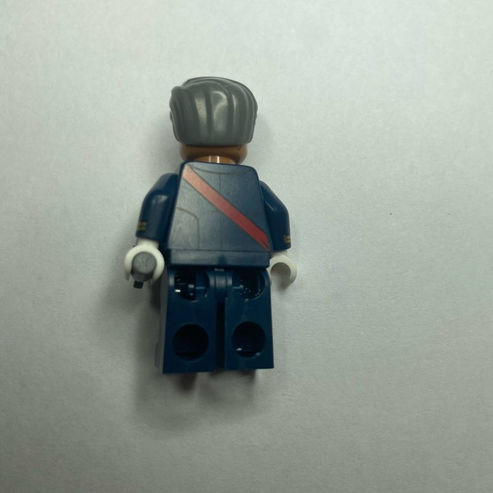 Lego DC Super Heroes Commissioner James Gordon Minifigure 70908 - Picture 2 of 2